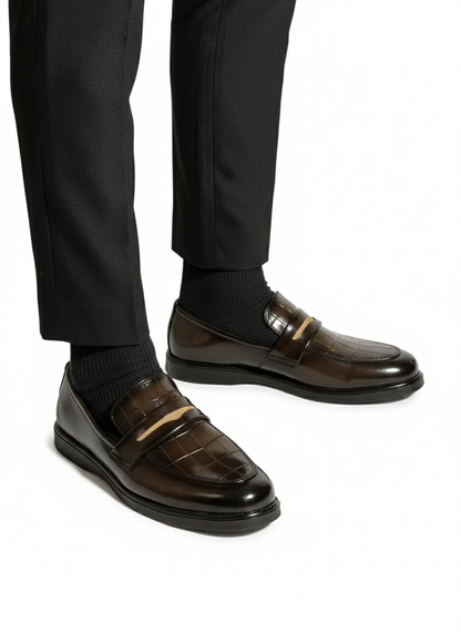 BROWN CROCODILE TEXTURED MEDICATED LOAFER