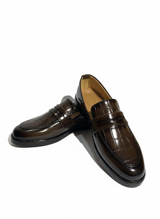 BROWN CROCODILE TEXTURED MEDICATED LOAFER